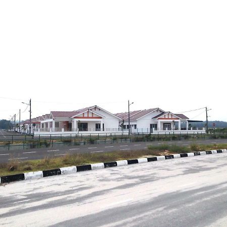 Nuha Homestay Seri Iskandar Exterior photo